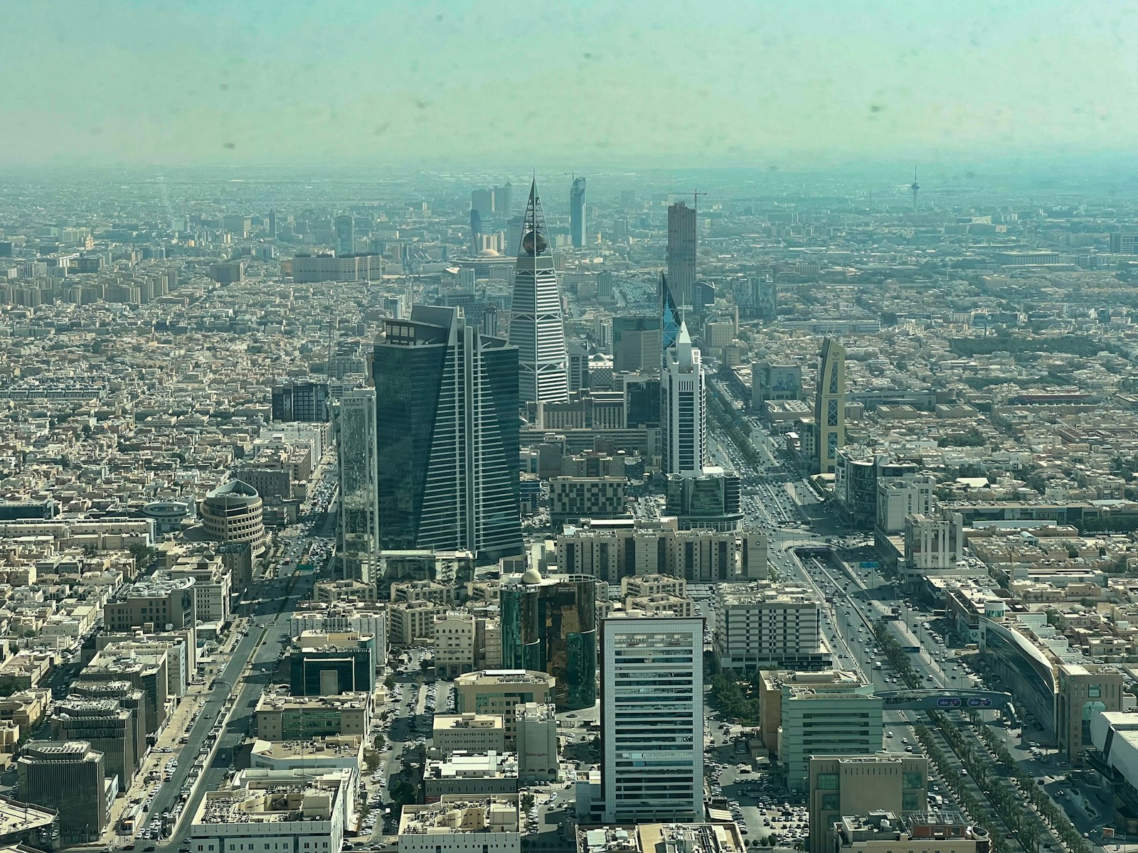 عائلة سعودية تُصوَّر في الدرعية عند الغروب